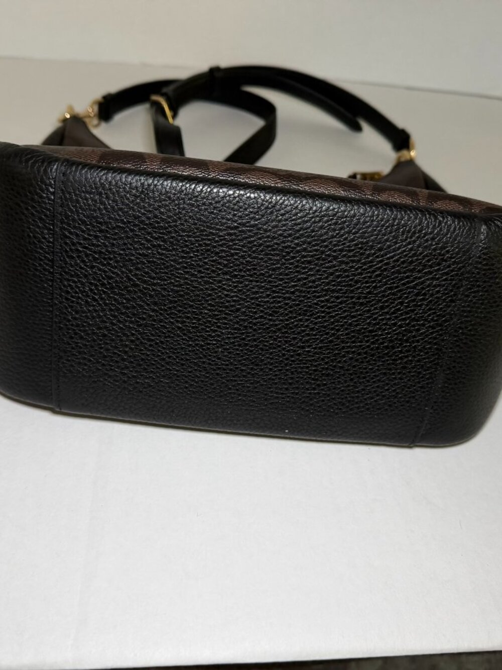 Coach Jules Hobo in Signature Canvas - Picture 5 of 9